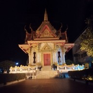 หน้าร้าน ก๋วยจั๊บฅนเห็น