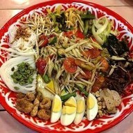 เมนูของร้าน ตำแหล Central Marina