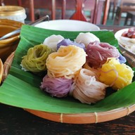 เมนูของร้าน ขนมจีนสารัช เรือนหล่ม