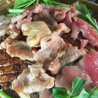 หมูสด ผักสด ตลาดนัดมีเดียร์ ร้านเสือหมูสด & ไข่มุกหมูสด เสือหมูสด หมูกระทะ สาขาตลาดนัดมีเดียร์