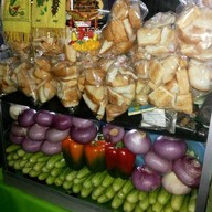 หมูสะเต๊ะฮ่องเต้ คุณสุวรรณ์ ตลาดด่านศรีนครินทร์