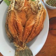 เมนูของร้าน ครัวเม็ดทราย ชายหาดชะอำ