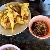 เมนูของร้าน ก๋วยเตี๋ยวกะลา ริมน้ำยม