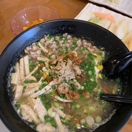 ก๋วยจั๊บปากหม้อ 2 สหาย