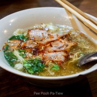 เมนูของร้าน หมี่เกี๊ยวมากองต้า