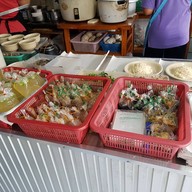 บรรยากาศ ข้าวมันไก่ประตูชัย