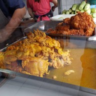 หน้าร้าน ข้าวมันไก่ประตูชัย