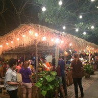 ตลาดเพลาชาย