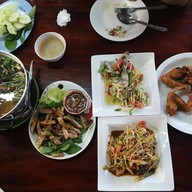 ร้านส้มตำคุณญิ๋ง