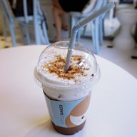 Little Baker Cafe and Studio จอมพล