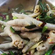 ร้านส้มตำคุณญิ๋ง