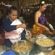 ตลาดเพลาชาย