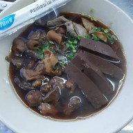 โจ๊กหมูเด้ง ก๋วยจั๊บ ข้างปั๊มเชลล์