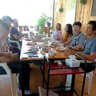 บรรยากาศ ร้านแห้วหัวปลาหม้อไฟ แก่งกระจาน