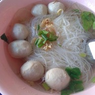 ก๋วยเตี๋ยวลูกชิ้นนายโก บางใหญ่ หน้าร้านทำฟัน