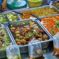 ตลาดหนองไผ่ล้อม