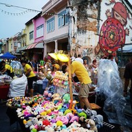 บรรยากาศ ถนนคนเดินภูเก็ต หลาดใหญ่
