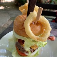 เมนูของร้าน Vikings Jungle คลองชลประทาน