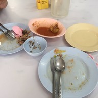 ร้านไพลิน