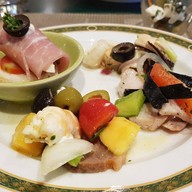 เมนูของร้าน 92 Cafe  โรงแรมโกลด์เด้น ทิวลิป