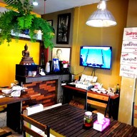 กะเพราใส้แตก  By พี่ปัตย์