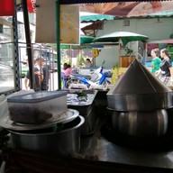 บุญทาวุธ กระเพาะปลา ขนมจีนน้ำเงี้ยว ขนมหวานล้านนา