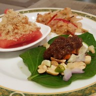 เมนูของร้าน 92 Cafe  โรงแรมโกลด์เด้น ทิวลิป
