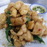 ข้าวราดกะเพราไก่