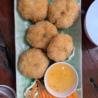 เมนูของร้าน บ้านสุขสวัสดิ์ ปลาแม่น้ำ สาขาพระประแดง พระประแดง