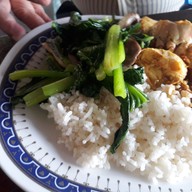 เมนูของร้าน แม่หมีขนมจีนข้าวแกง