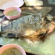 เมนูของร้าน ร้านสีไวปลาเผา เขื่อนสิริกิติ์ เขื่อนสิริกิติ์