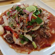 รุมสกรัม ยำ ตำ เมี่ยง พัทยา
