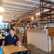 บรรยากาศ Mac-Chiato House Cake Box