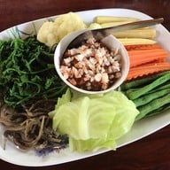 เมนูของร้าน ครัวผักหวานบ้าน ไร่นฤบดินทร์ สาขา 1 แสงชูโต