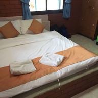 เฟื่องฟ้าแสงมณีรีสอร์ท