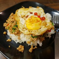 เมนูของร้าน หมี่กระเฉดเจ๊อ้อยตลาดพลู บางขุนนนท์24