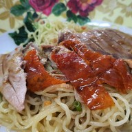 เป็ดย่าง หมูกรอบ สาธุประดิษฐ์