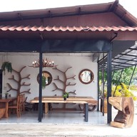 บ้านถวาย
