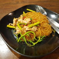 เมนูของร้าน หมี่กระเฉดเจ๊อ้อยตลาดพลู บางขุนนนท์24