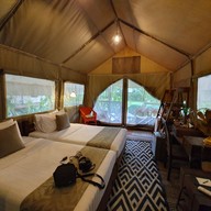 หินตกริเวอร์แค้มป์ ณ ช่องเขาขาด