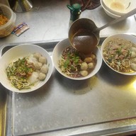 ก๋วยเตี๋ยวมิตรภาพ สีคิ้ว ถนนมิตรภาพสีคิ้ว ขาเข้ากรุงเทพ