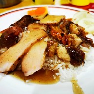 เมนูของร้าน ข้าวหมูแดงซอกตึกสามย่าน เชลล์ชวนชิม