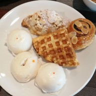 เมนูของร้าน โรงแรมทวาราวดี รีสอร์ท