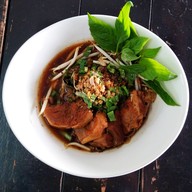 เมนูของร้าน ก๋วยเตี๋ยวเรือนายเผือก