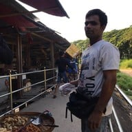 ตลาดริมเมย