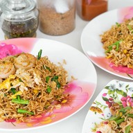 เมนูของร้าน นิรันดร์มาม่าผัด เจ้าเก่า (รร.เรยีนา) เชียงใหม่แลนด์