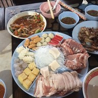 ม่อนชาพาเพลิน
