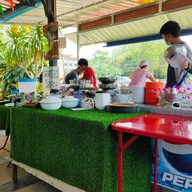 บรรยากาศ ก๋วยเตี๋ยวเรือร่มไทร เตี๋ยวเรือกะทิสด สาขาเจริญสุข