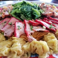 เมนูของร้าน บะหมี่เกี๊ยวชมสวน