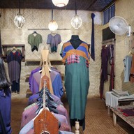 บรรยากาศ ศูนย์ผ้าหมักโคลน บ้านนาต้นจั่น